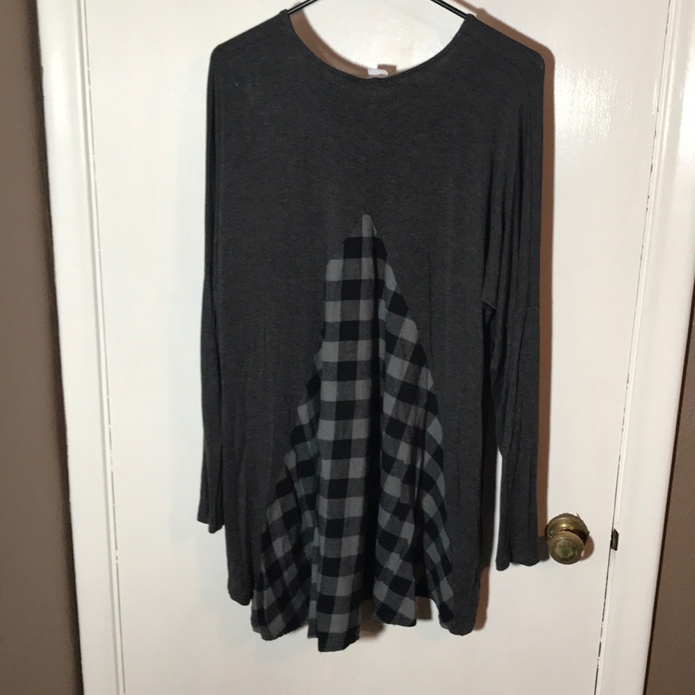 Gray tunic with plaid back